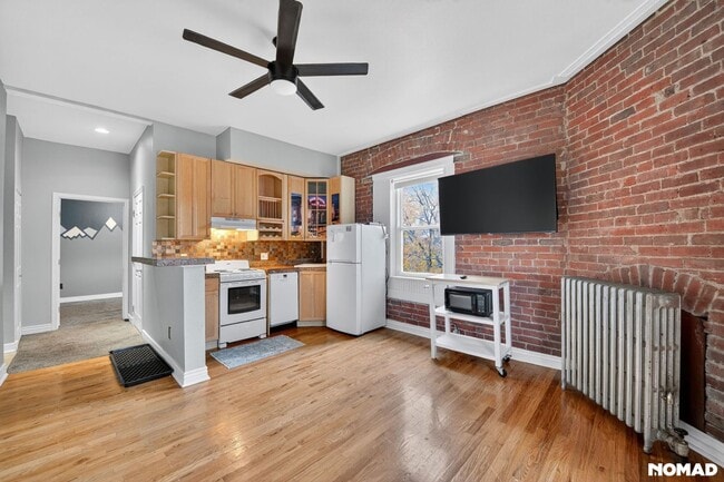 Photo - 1450 High St