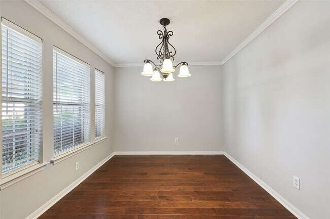 Photo - 10 Eastwood Pl