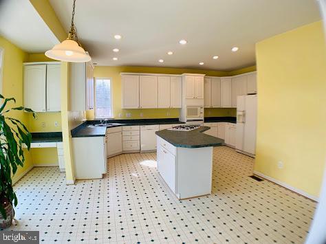 47 Montgomery Dr