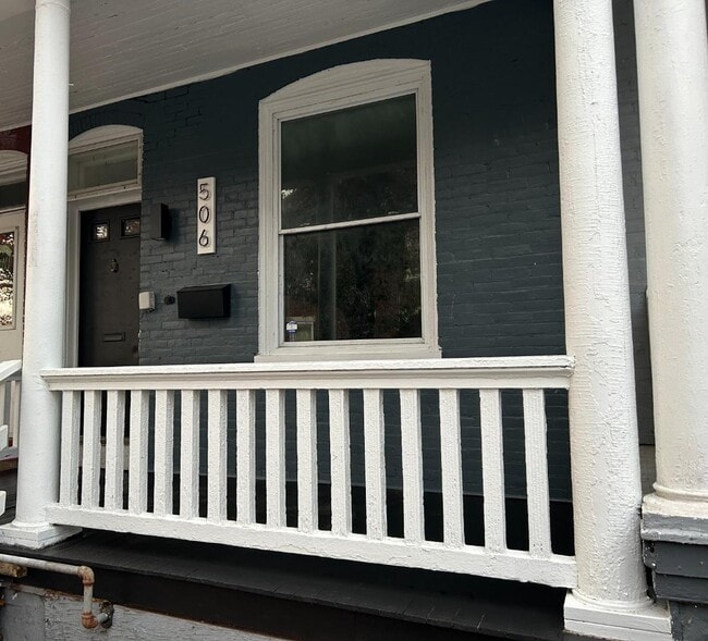 Photo - 506 Curtin St