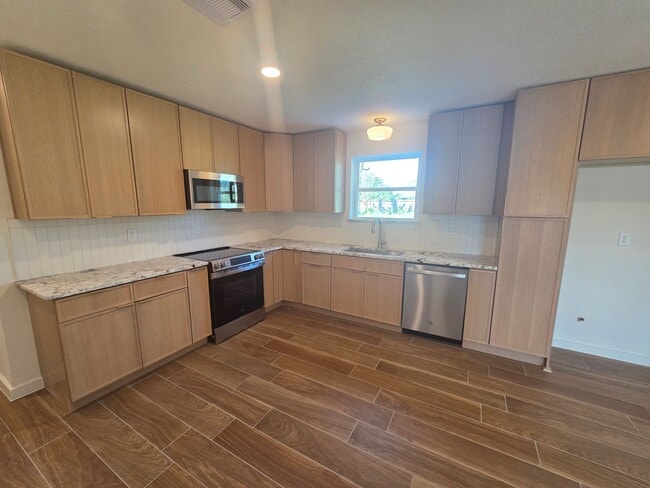 Photo - 803 Coleman St