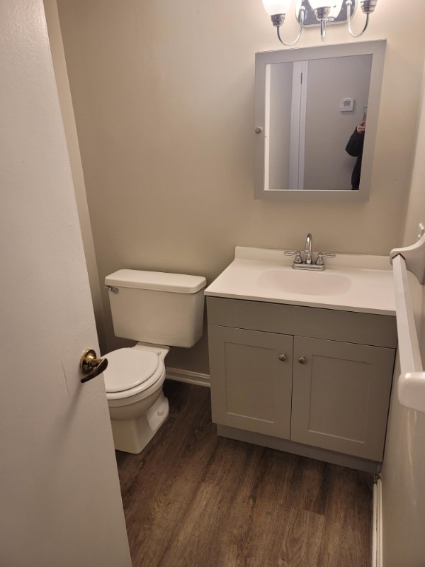 Photo - 1012 Schneider St SE