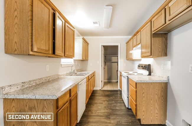 Photo - 203 Glenn Oak Dr