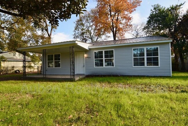 Building Photo - 1924 Roberson Rd