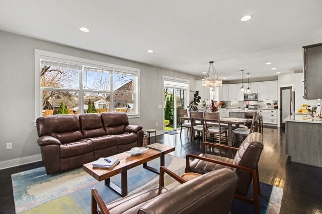 Photo - 3906 Hillside Dr