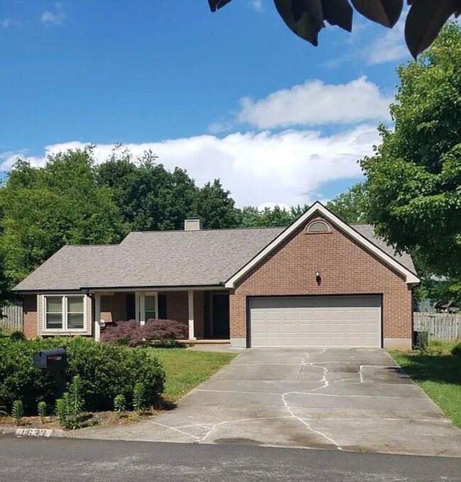 Knoxville 37922 - Available May 1st! 3 bed... - Knoxville 37922 - Available May 1st! 3 bed... House