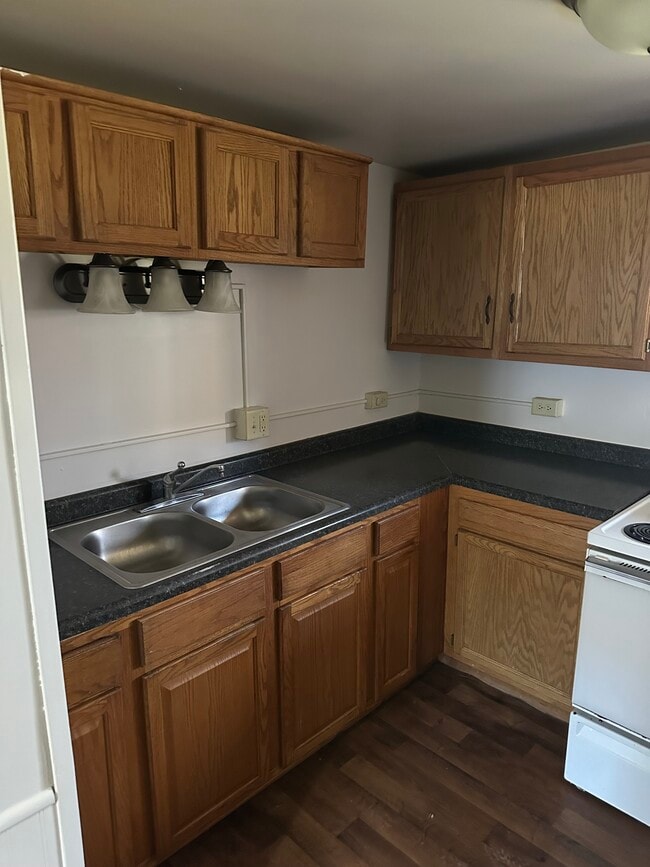 Photo - Bush Apartments Unit 3