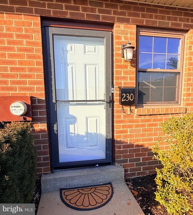 Photo - 230 Holly Dr