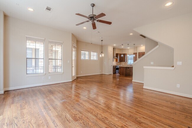 Photo - 5213 Eigel St