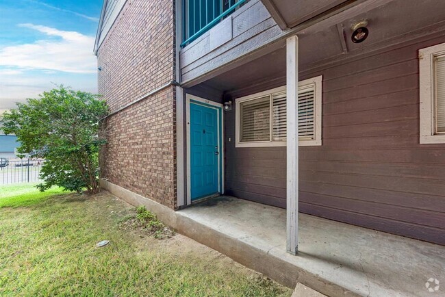 Building Photo - 1840 Burton Dr Unit 102 Rental