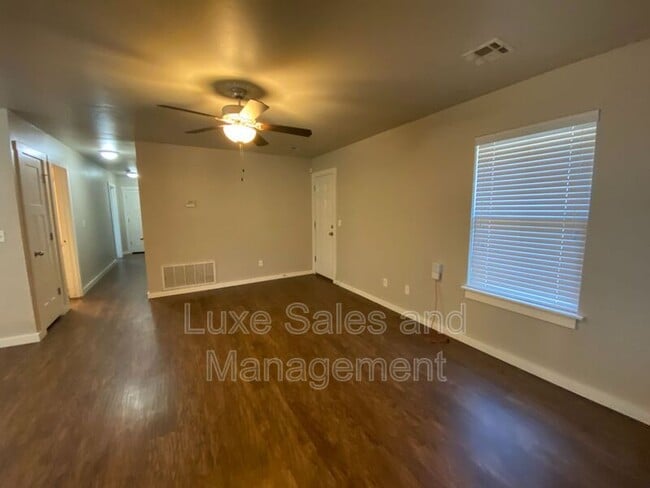 Photo - 737 SW 13th St