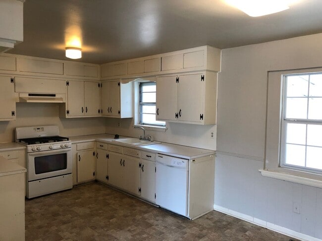 Photo - 3 bedroom 2 bath HOME in Farmington / FARM...