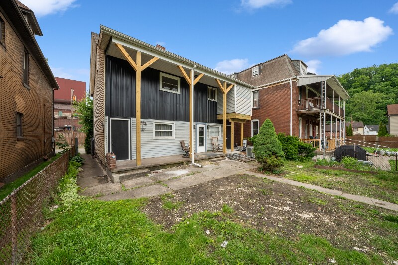 Photo - 75 Sycamore St Unit 1