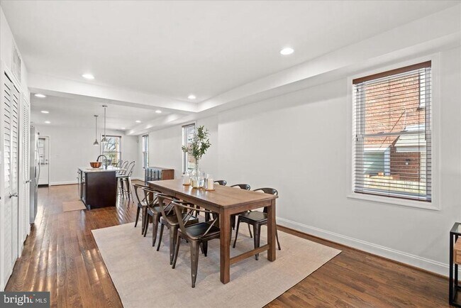 Photo - 5342 Ames St NE