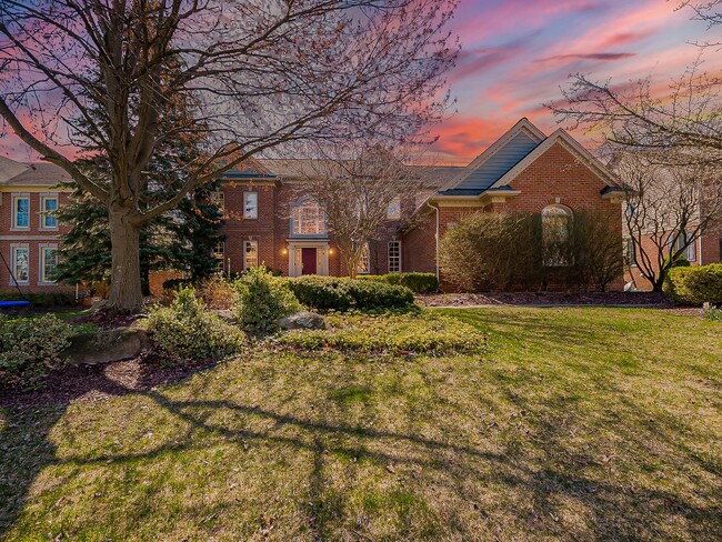 Welcome to this stunning 5 bedroom, 5 bath... - Welcome to this stunning 5 bedroom, 5 bath... House