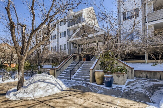 Photo - Lovely Pearl St. Condo 1 BDR/1 BA Downtown Boulder