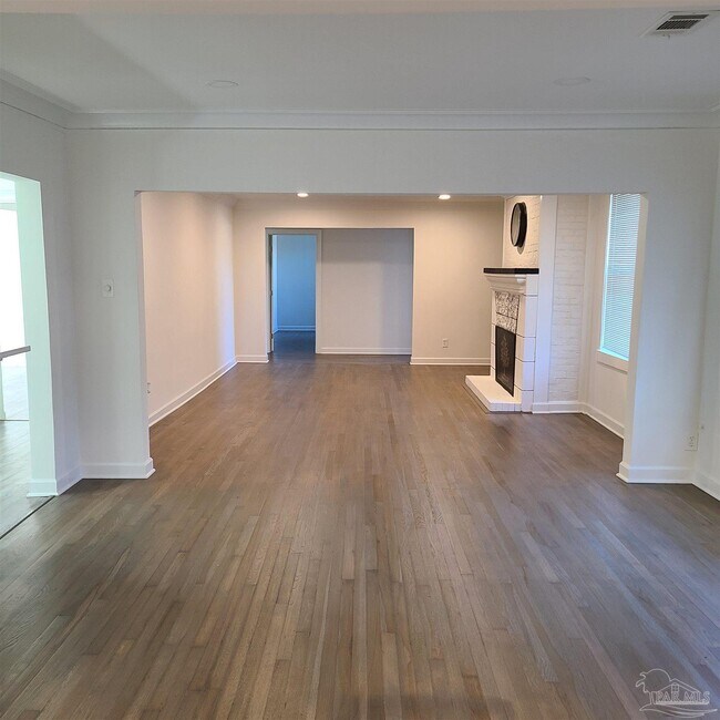 Photo - 1301 W Lee St