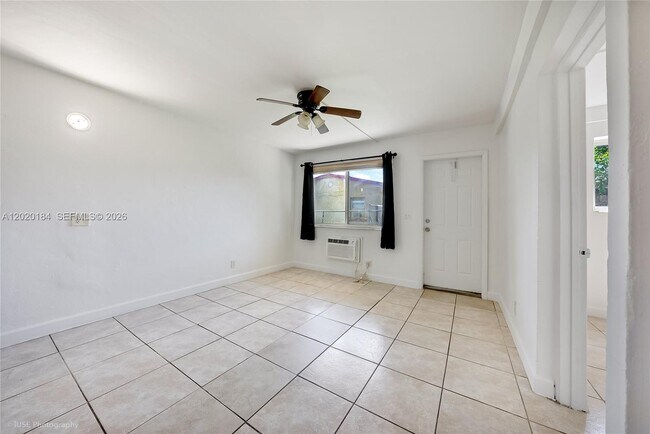 Photo - 1124 NW 2nd St Unit 2
