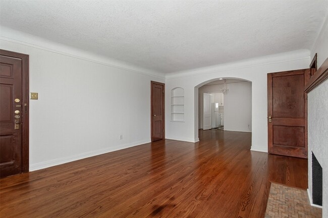 Photo - 5918 La Vista Dr Unit 3