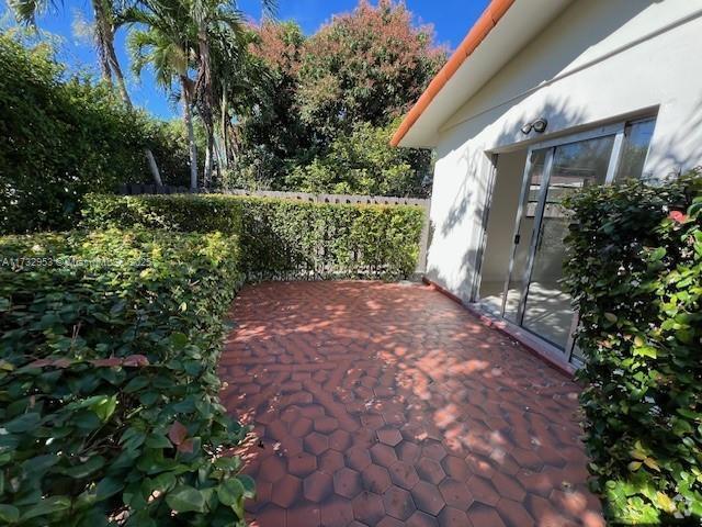 Building Photo - CORAL WAY HEIGHTS Rental