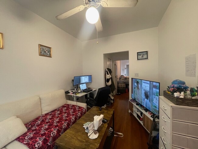 Photo - 677.5 W Wrightwood Ave Unit 3N