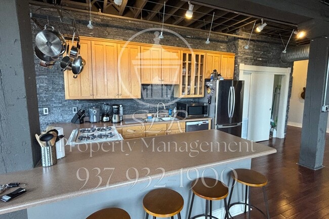 Photo - 215 Ice Ave