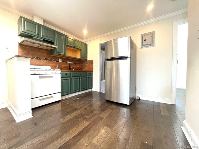 Building Photo - 210 Thomas S Boyland St Unit 2