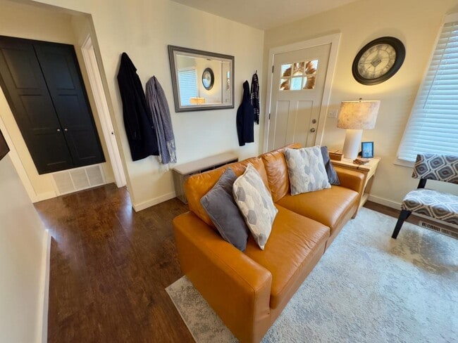 Photo - 735 N 25 W St