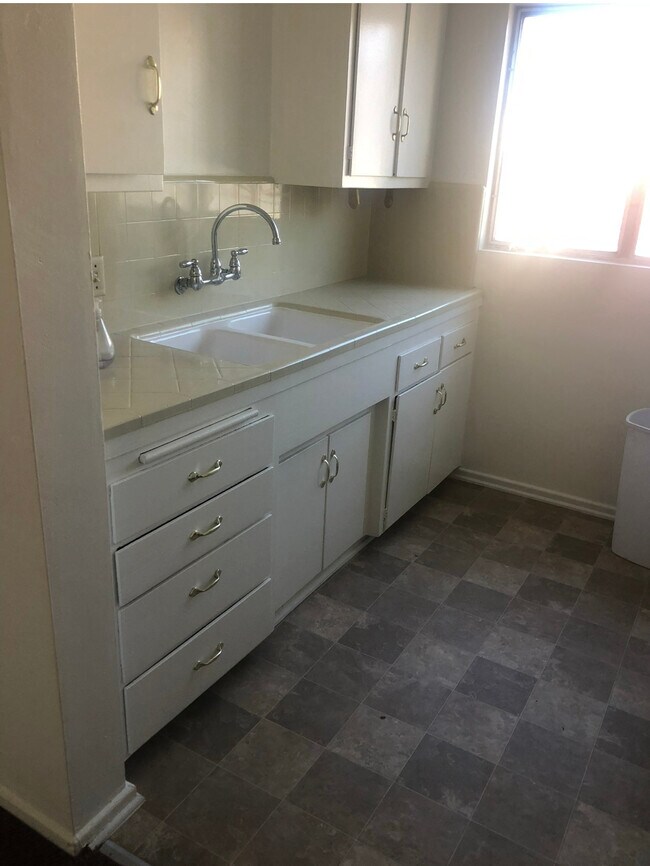 Photo - 1243 26th St Apartments Unit 3
