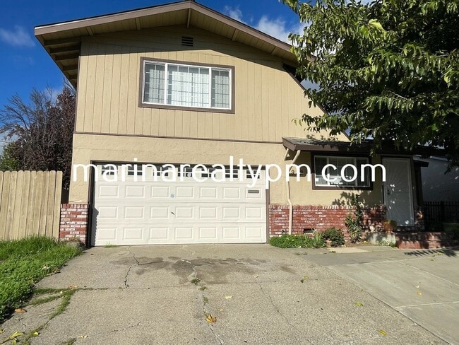 Photo - 4 Bedroom 2 Bath Single Family Home