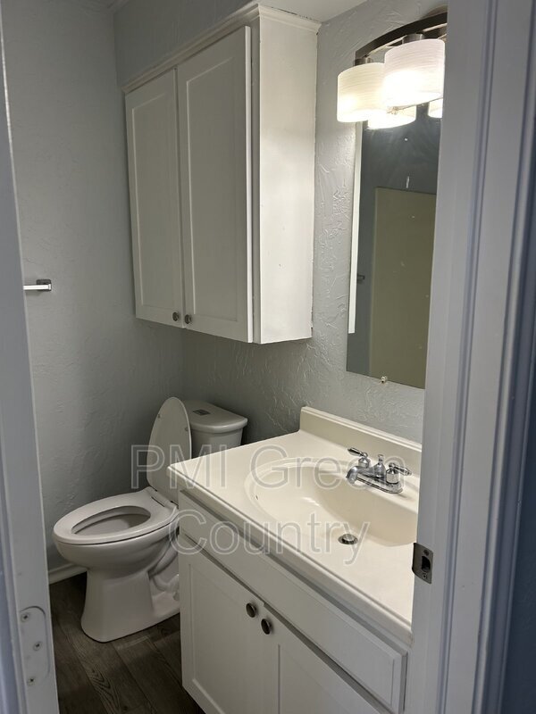 Photo - 228 S Indianola St