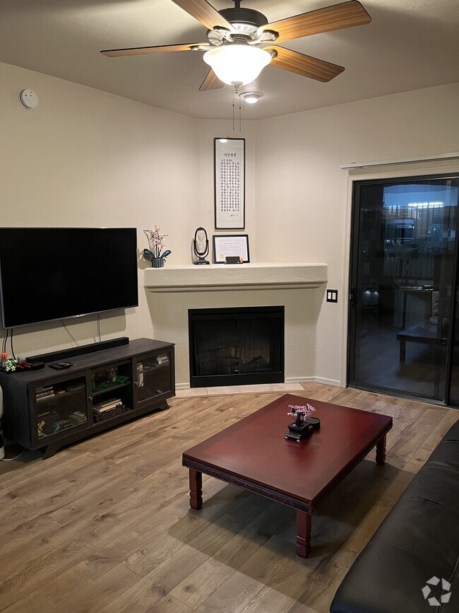 Building Photo - 2550 E River Rd Unit 1105 Rental