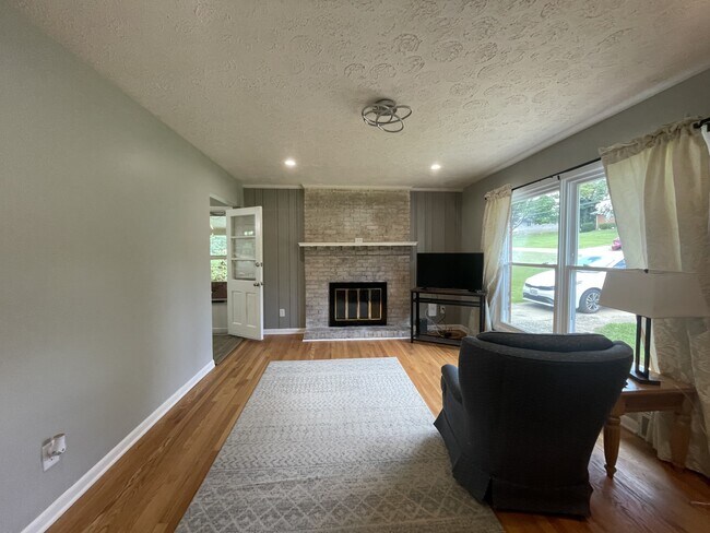 Photo - 5900 Edgewood Ave