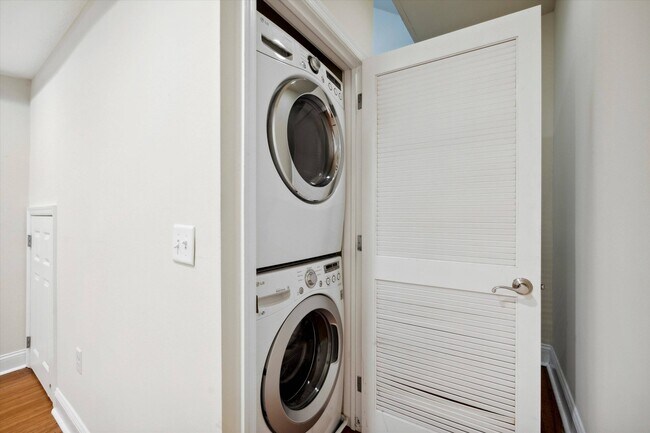 Photo - 2001 N Cleveland St