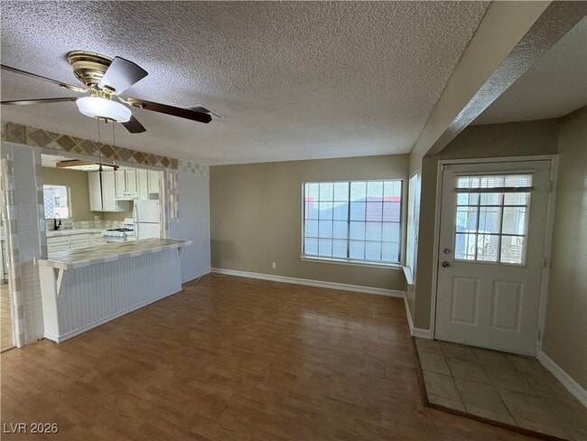 Photo - 1912 Harvest Dr