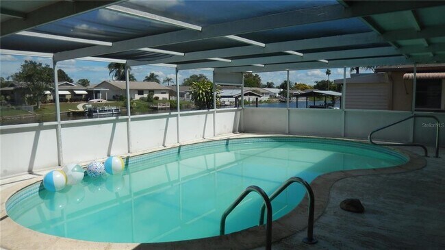 Photo - 2052 Norfolk Dr