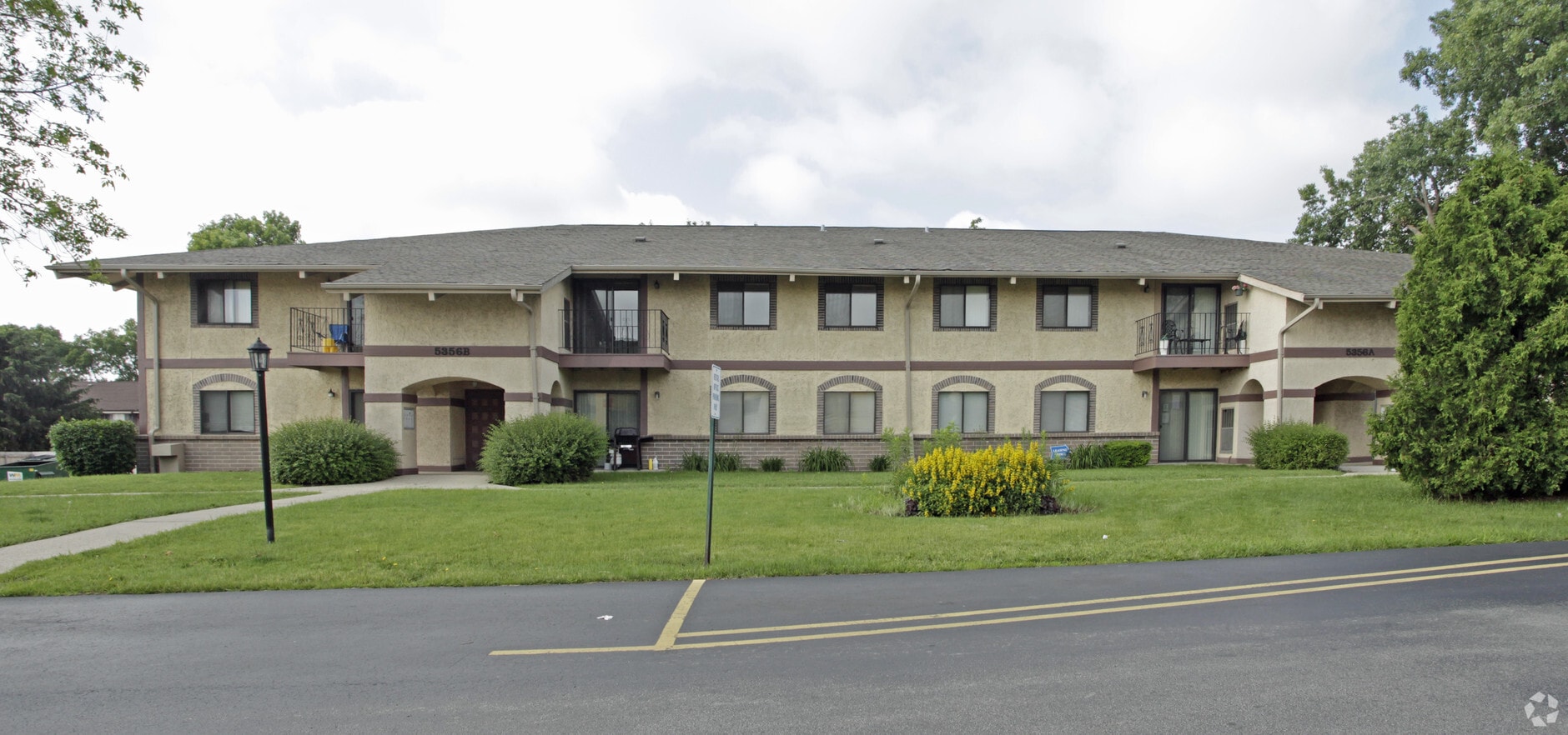 Photo - Silver Trail Apartments