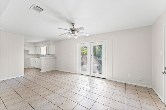 Photo - 3427 Dovie Dr