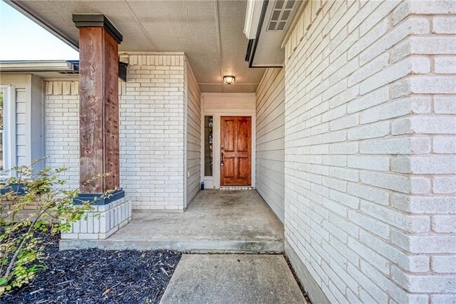 Photo - 2400 Hallie Ln