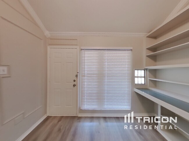 Photo - 725 Villa Ridge Dr