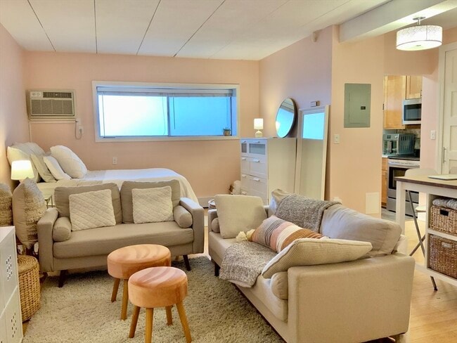 Building Photo - 995 Massachusetts Ave Unit 106