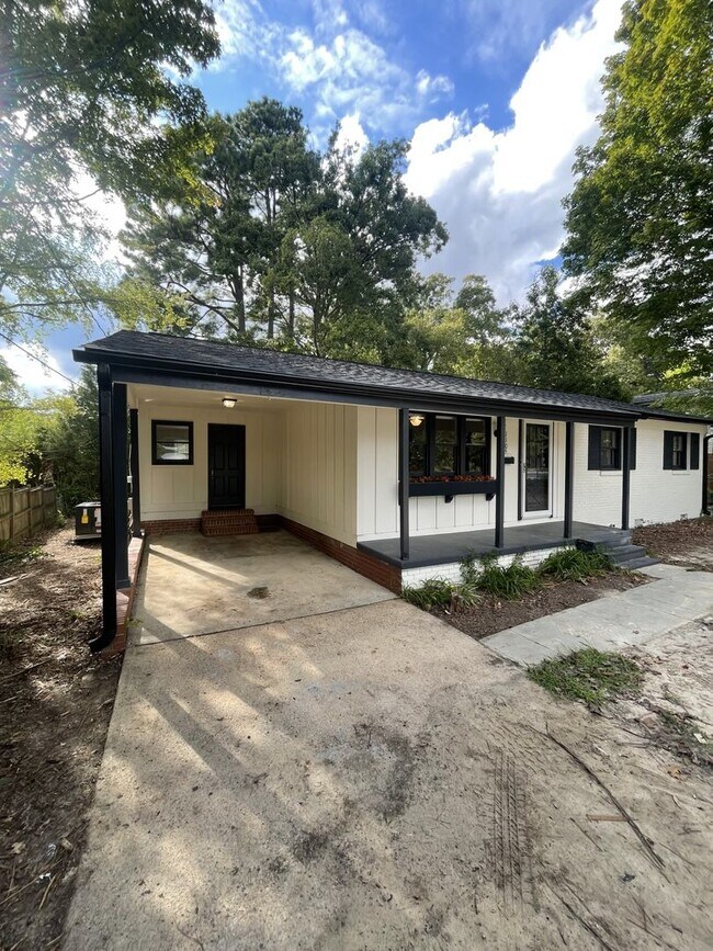 Building Photo - 3 Bd 2.5 Ba Ranch with carport Rental