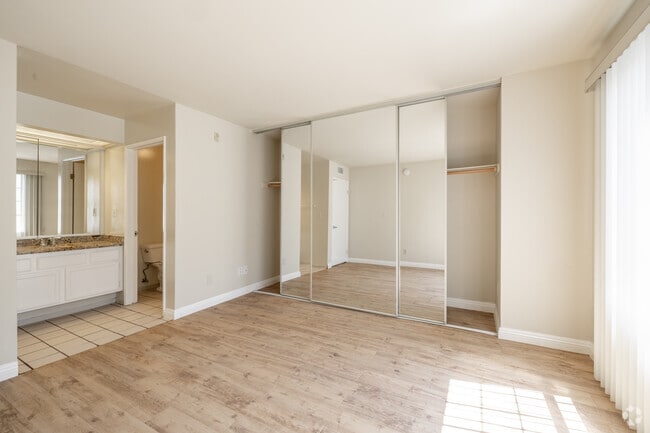 3BR, 2BA - 1,150SF - Bedroom