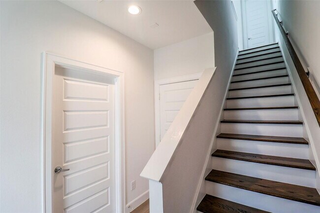 Photo - 2745 Clinton Dr