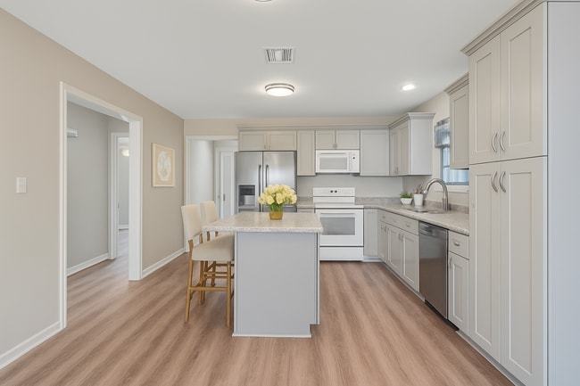 Photo - 109 Center Cir Unit 109