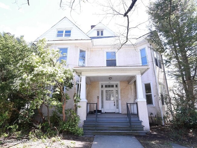 Building Photo - 212 N 7th St Unit 3rd Floor