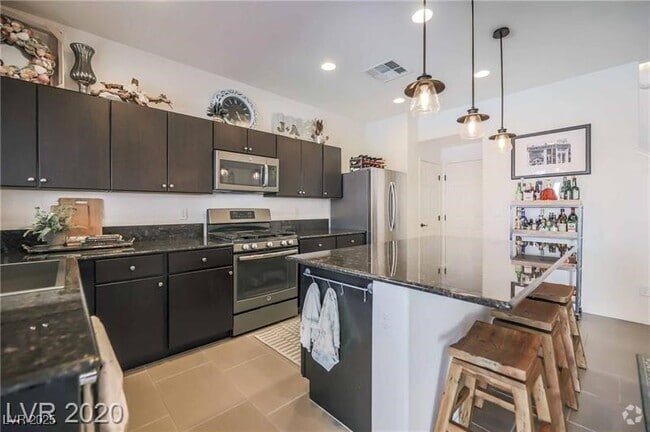 Building Photo - 6427 Holland Hills St Rental