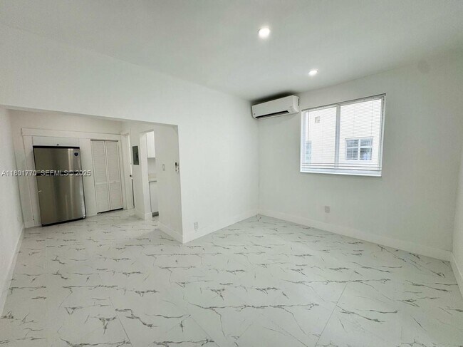 Photo - 856 SW 6th St Unit 102