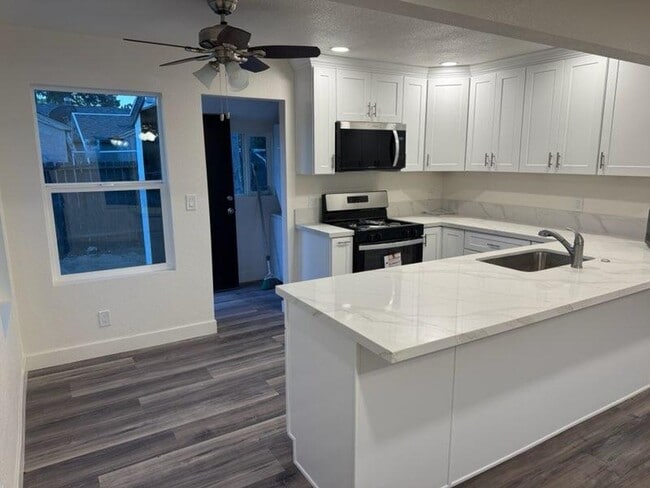 Building Photo - Completely remodeled - 2 Bedroom Home on Corner Lot!