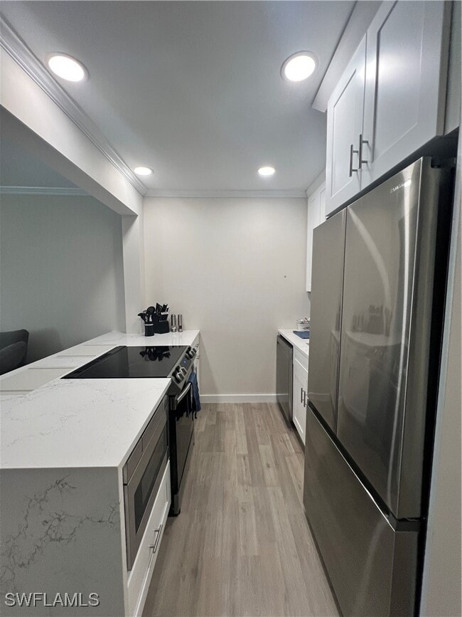 Building Photo - 473 12th Ave S Unit B6